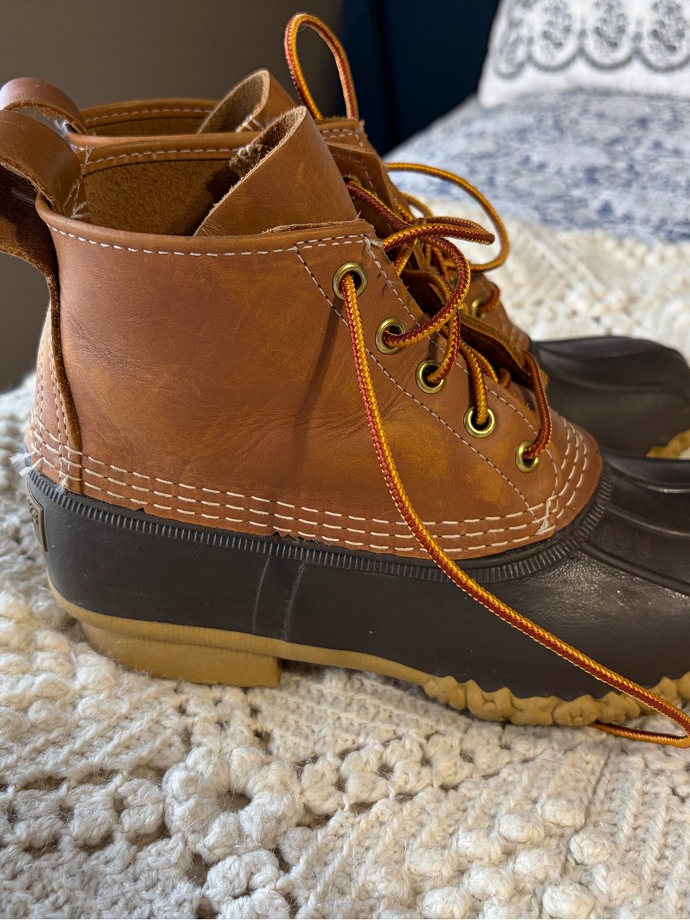 EUC LL Bean Women's Brown Duck Boots - Waterproof Outdoor Ankle Boots size 8 - Picture 2 of 6